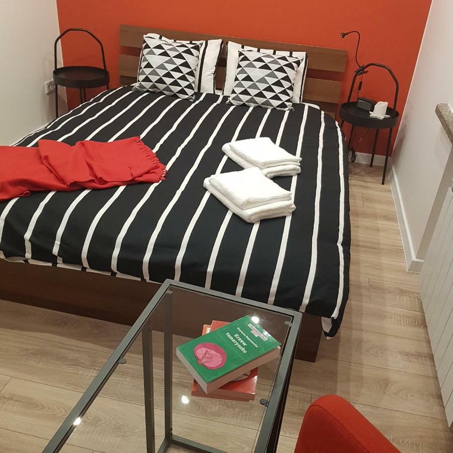 Red Rose Apartament -Parking -Taras- Faktura Vat Кельце Экстерьер фото